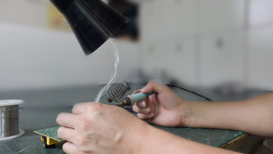 ���a���F����